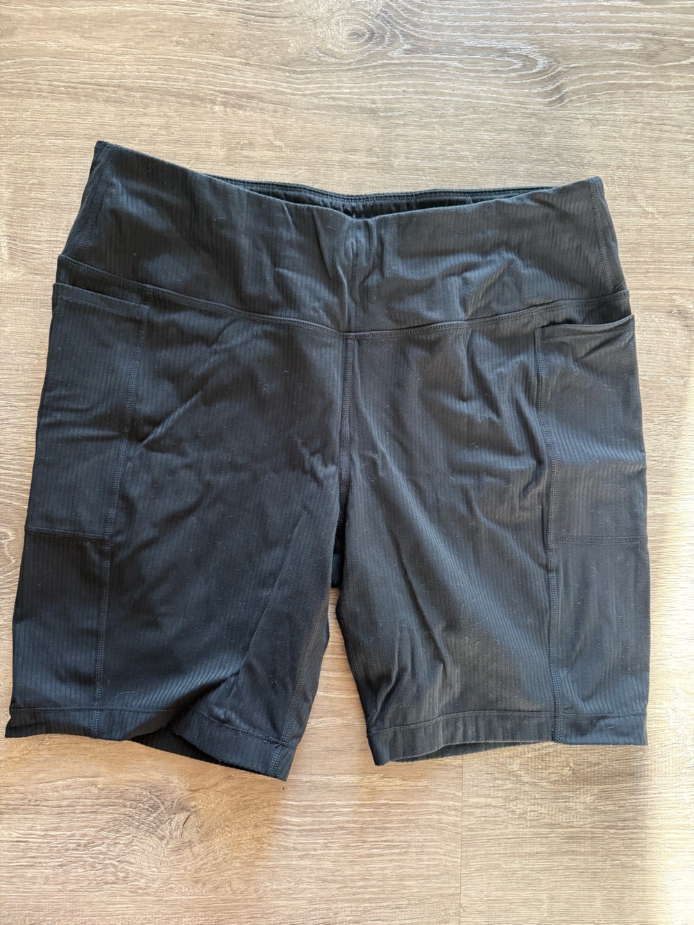 Mondetta Black Athletic Sweatshorts with Side Pockets